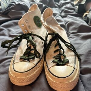 LIMITED EDITION High Top Converse